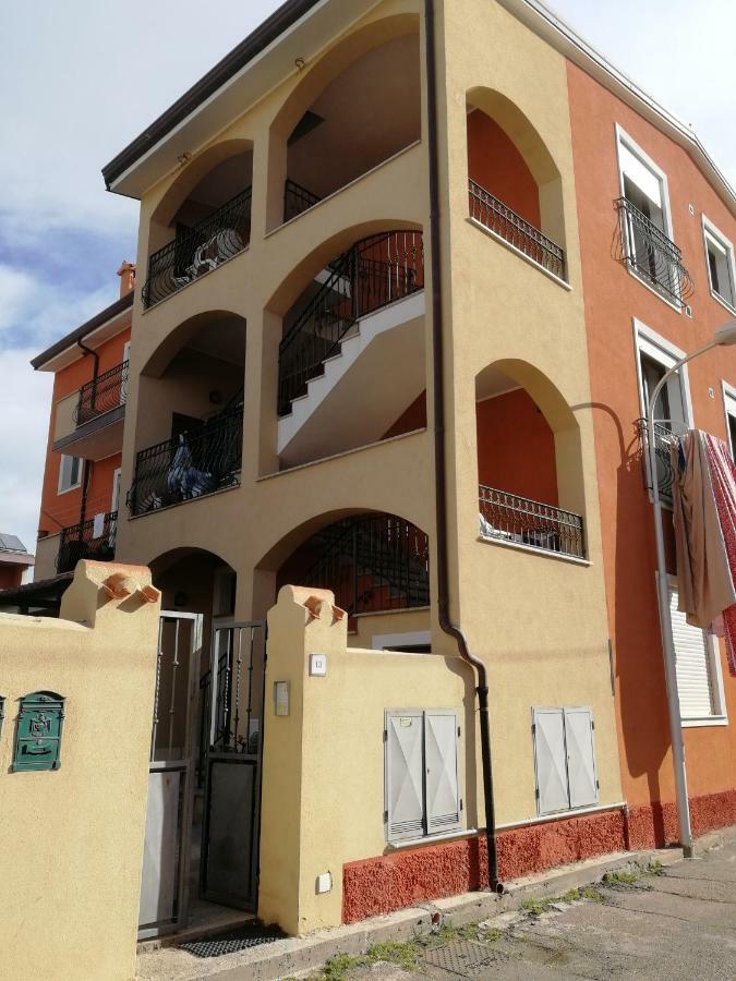Mussilimbrosu Apartamento Tortolì Exterior foto